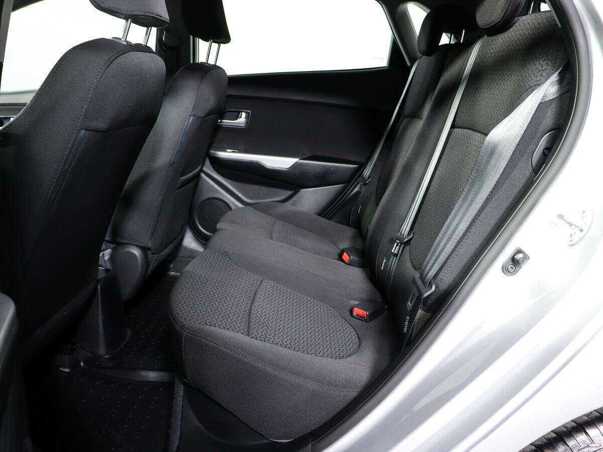 Kia Rio с пробегом — 2013 год. Фото: #8