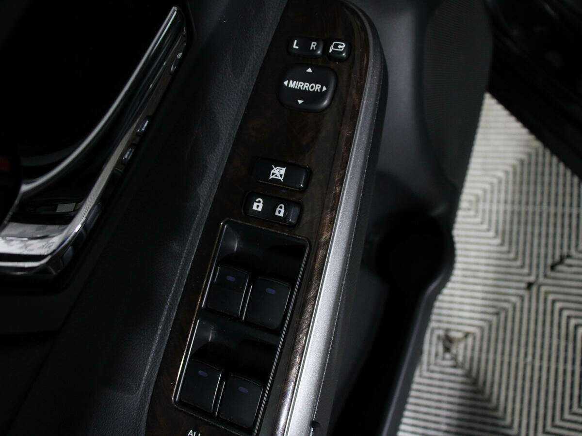 Toyota Camry с пробегом — 2018 год. Фото: #17