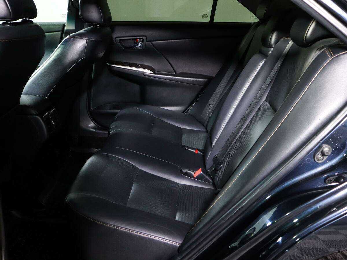 Toyota Camry с пробегом — 2017 год. Фото: #9