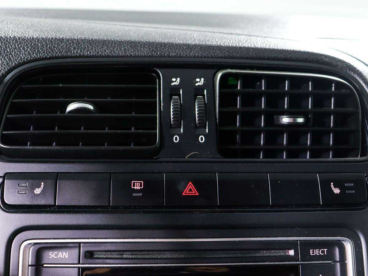 Volkswagen Polo с пробегом — 2014 год. Фото: #12