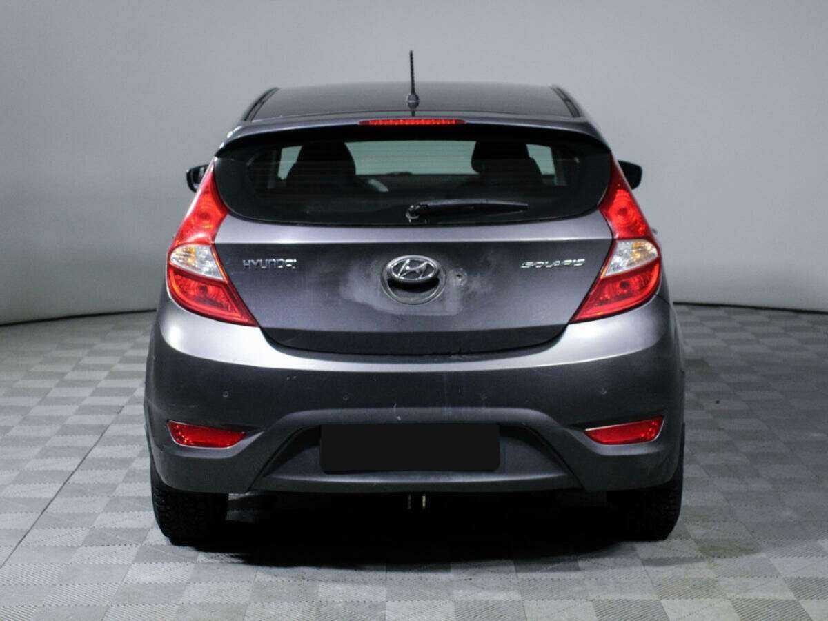 Hyundai Solaris с пробегом — 2012 год. Фото: #4