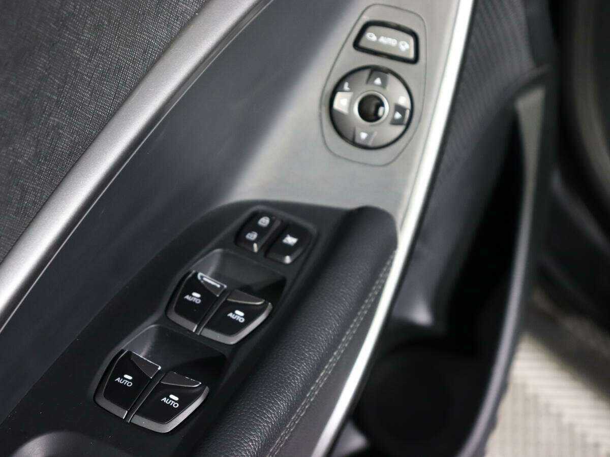 Hyundai Santa Fe с пробегом — 2017 год. Фото: #11