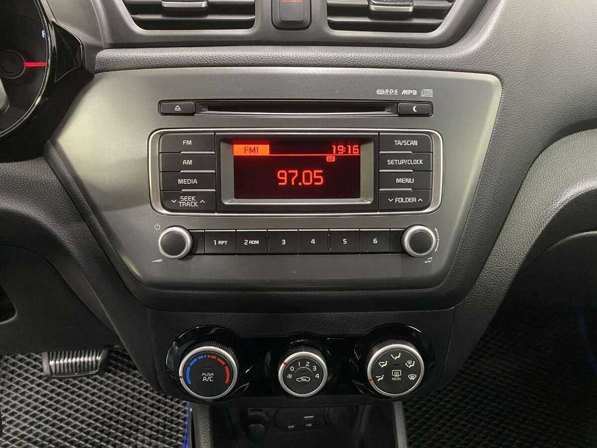 Kia Rio с пробегом — 2017 год. Фото: #10