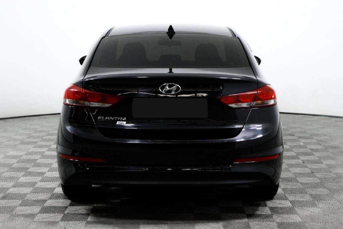 Hyundai Elantra с пробегом — 2018 год. Фото: #5