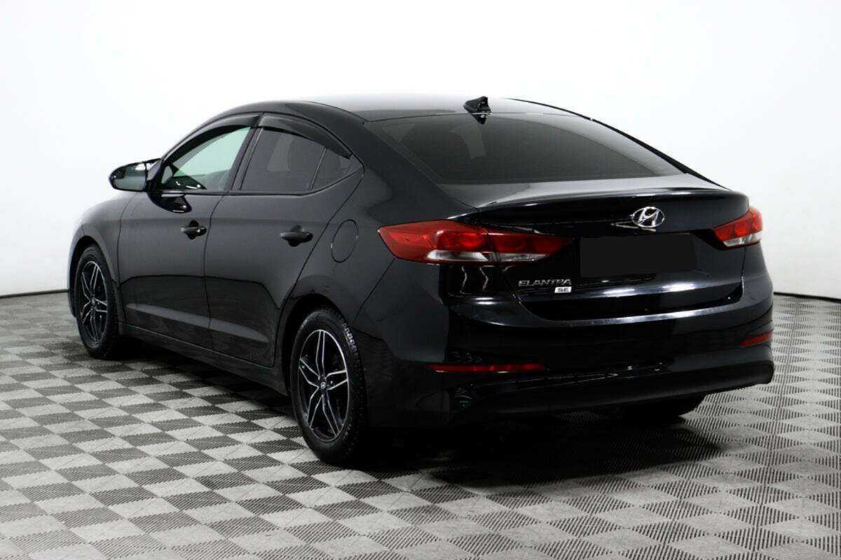 Hyundai Elantra с пробегом — 2018 год. Фото: #6
