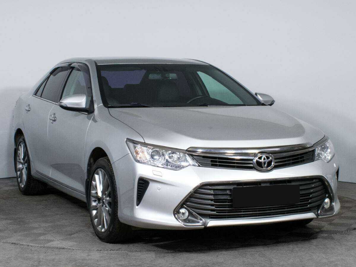 Toyota Camry с пробегом — 2015 год. Фото: #2