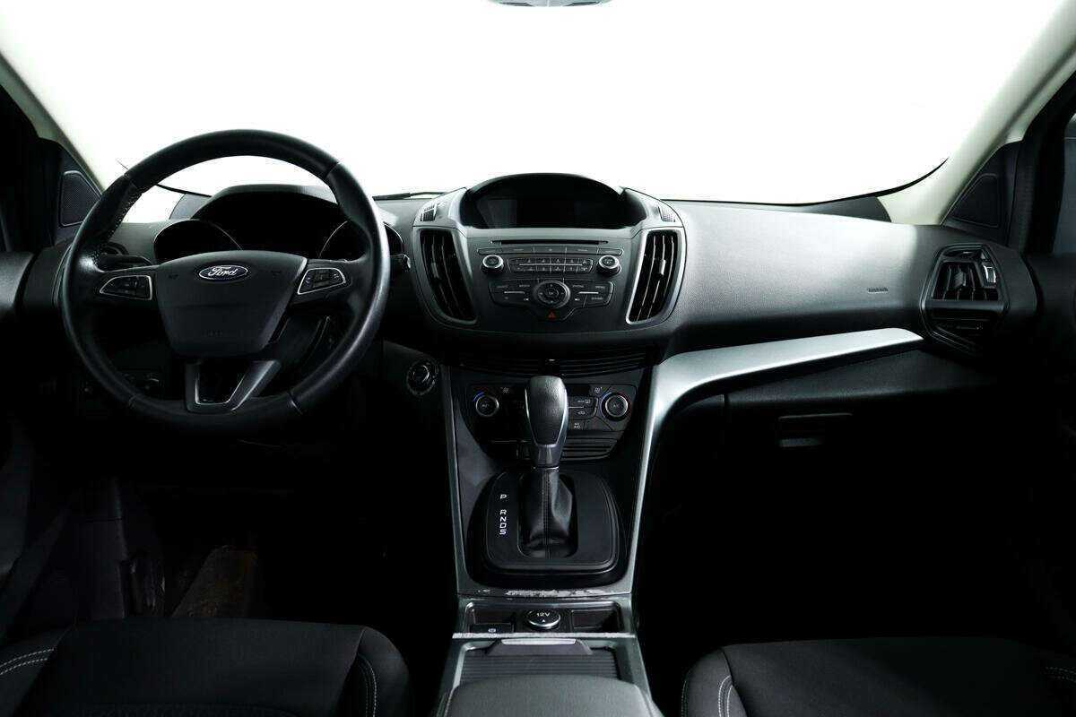 Ford Kuga с пробегом — 2017 год. Фото: #10