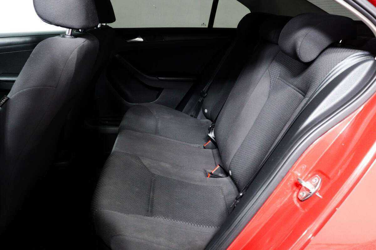 Volkswagen Jetta с пробегом — 2014 год. Фото: #11