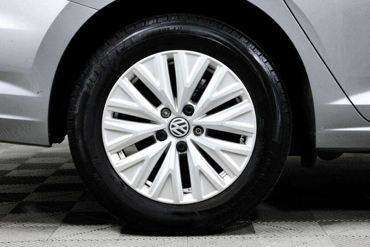 Volkswagen Jetta с пробегом — 2019 год. Фото: #13