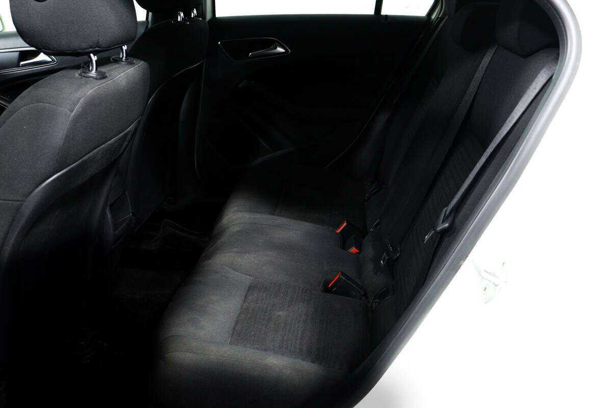 Mercedes-Benz A-Класс с пробегом — 2014 год. Фото: #11