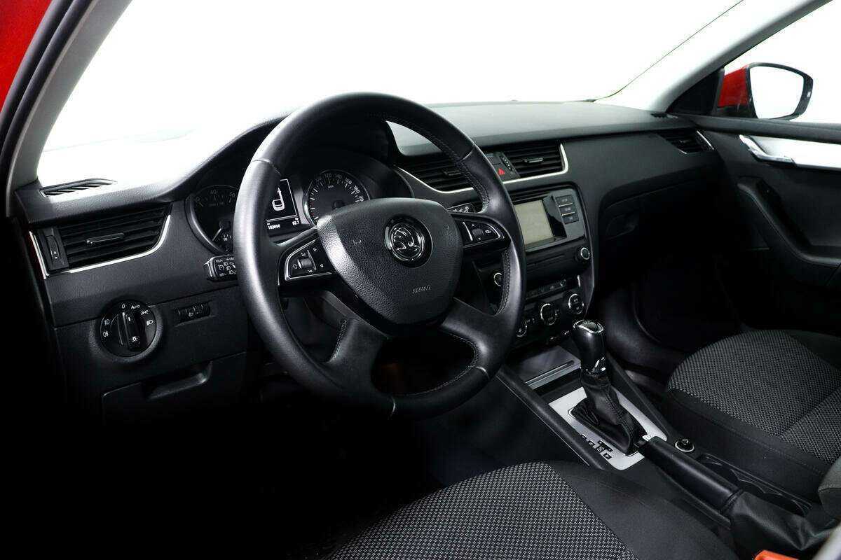 Skoda Octavia с пробегом — 2015 год. Фото: #11