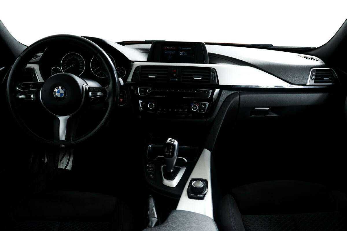 BMW 3 серии с пробегом — 2018 год. Фото: #10