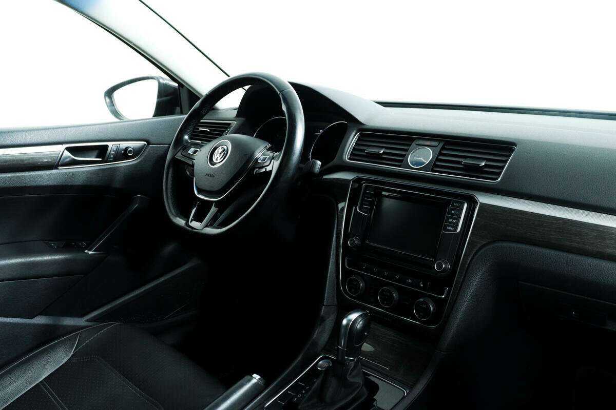 Volkswagen Passat с пробегом — 2017 год. Фото: #8