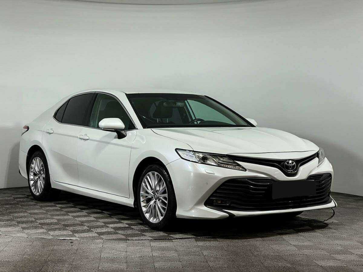 Toyota Camry с пробегом — 2018 год. Фото: #2