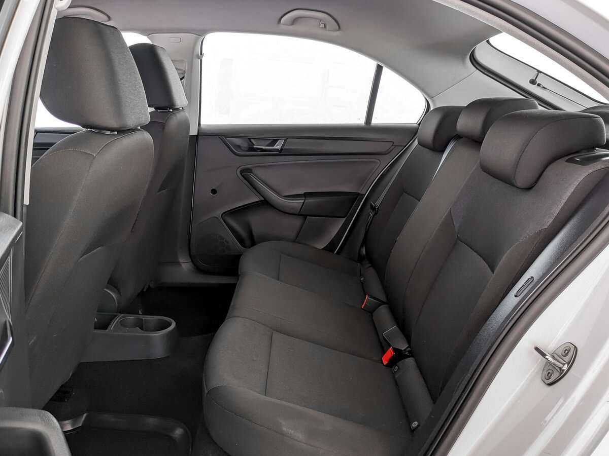 Skoda Rapid с пробегом — 2019 год. Фото: #11
