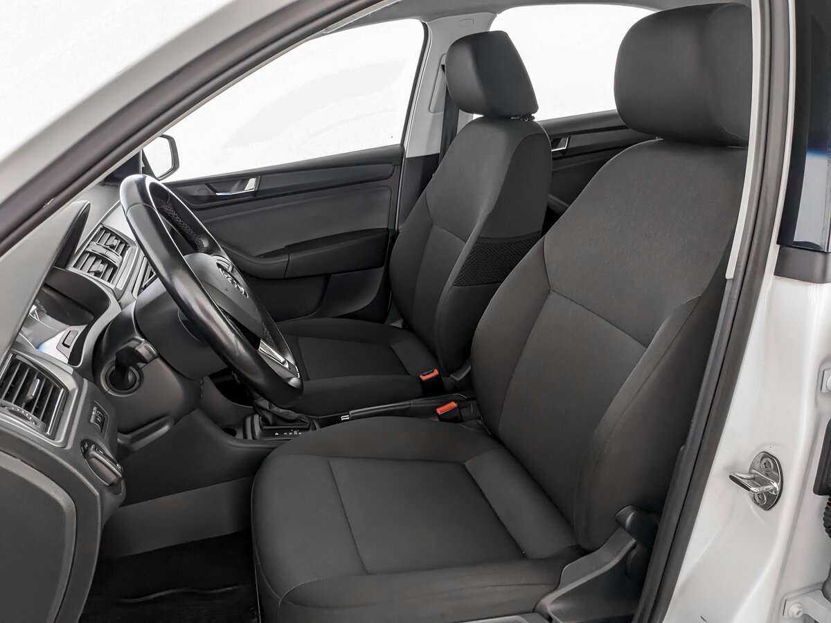 Skoda Rapid с пробегом — 2019 год. Фото: #18