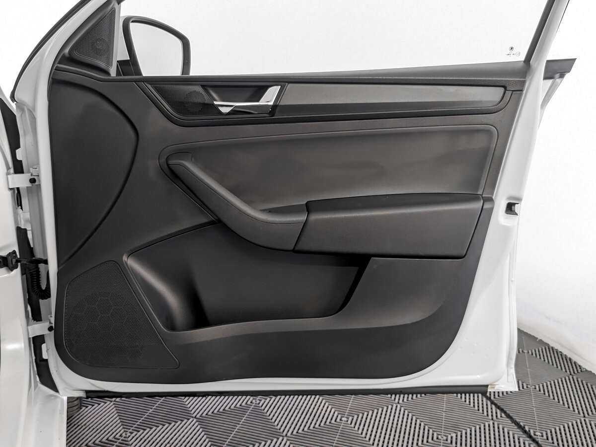 Skoda Rapid с пробегом — 2019 год. Фото: #21