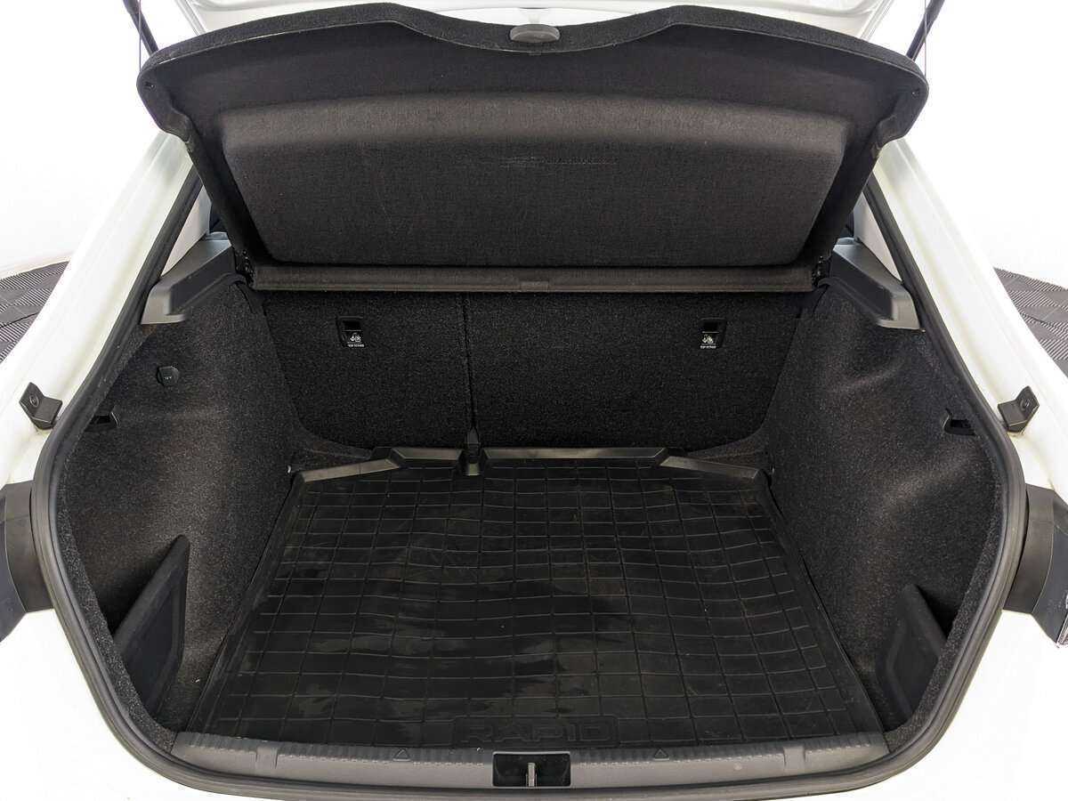 Skoda Rapid с пробегом — 2020 год. Фото: #9