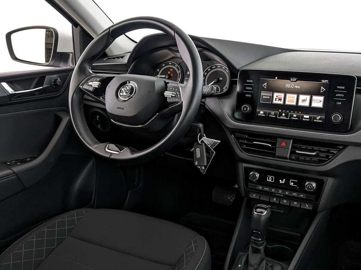 Skoda Rapid с пробегом — 2020 год. Фото: #18