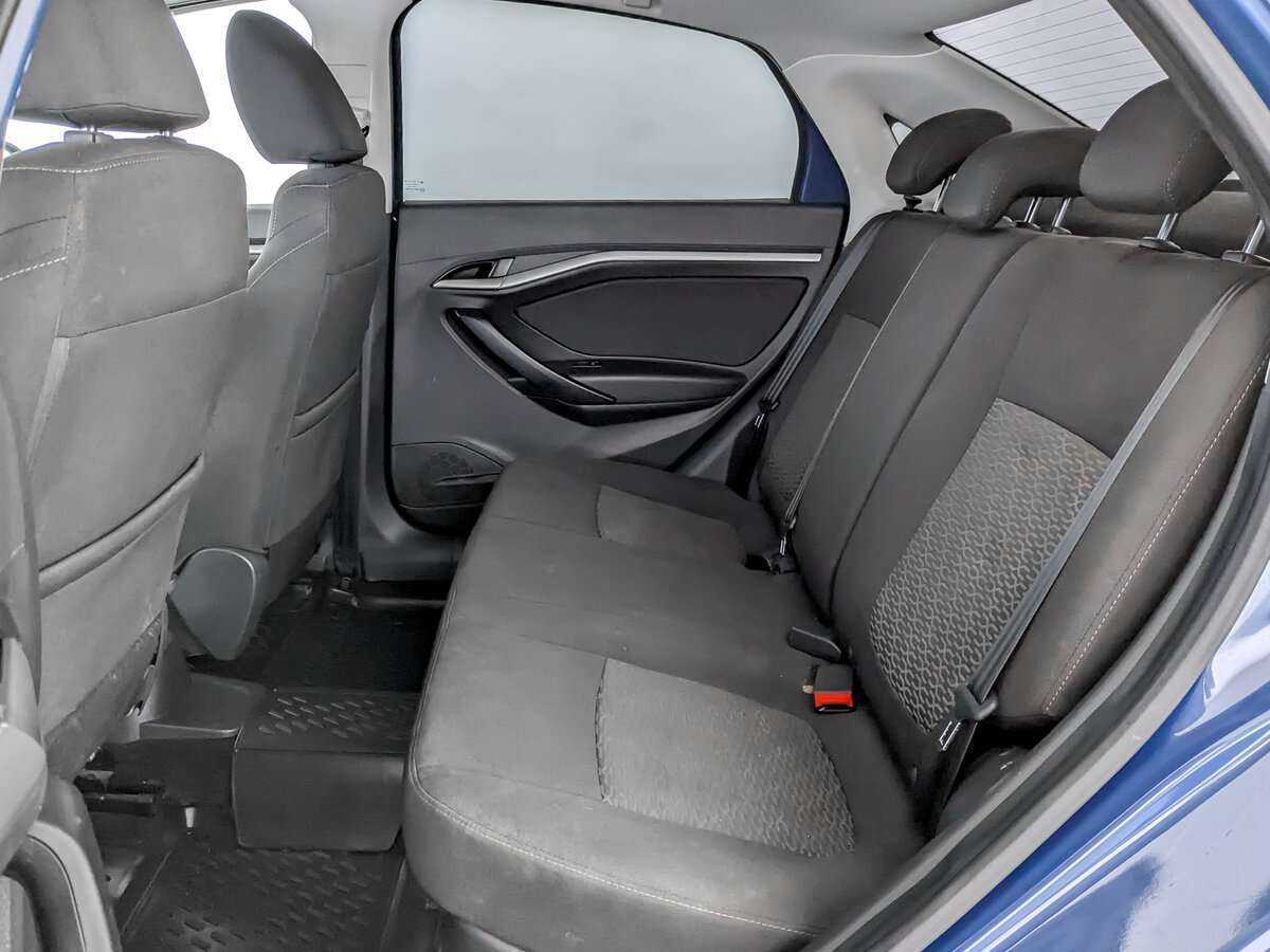 Lada (ВАЗ) Vesta с пробегом — 2017 год. Фото: #9