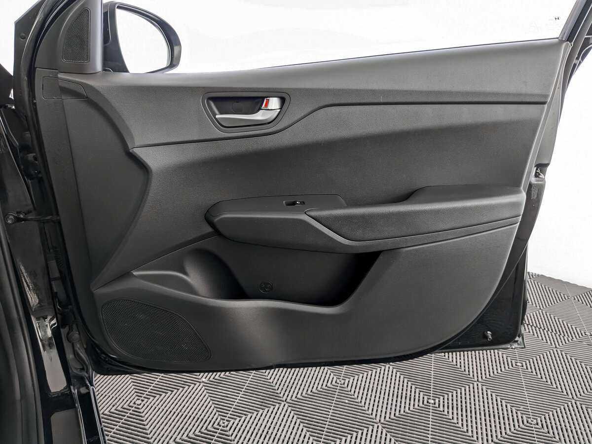 Hyundai Solaris с пробегом — 2020 год. Фото: #19