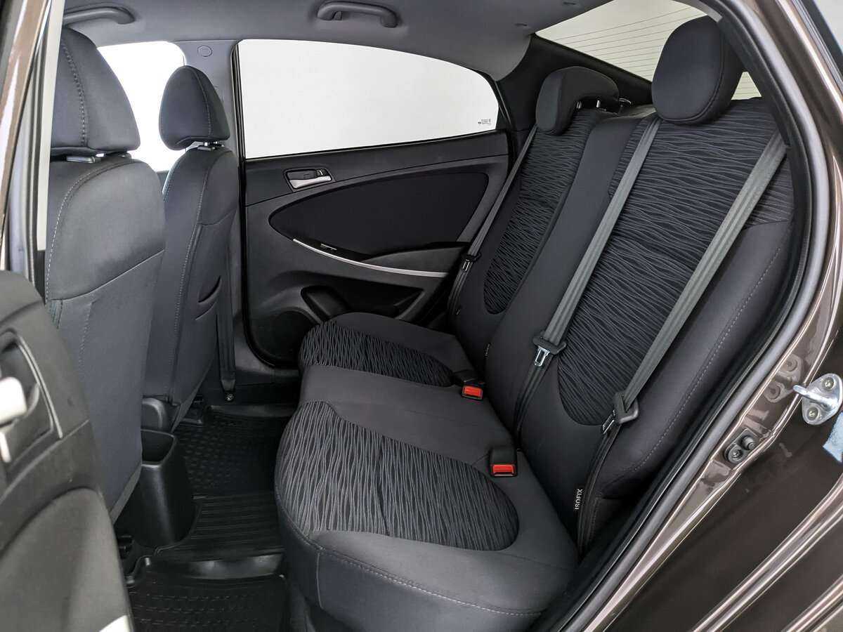 Hyundai Solaris с пробегом — 2016 год. Фото: #12