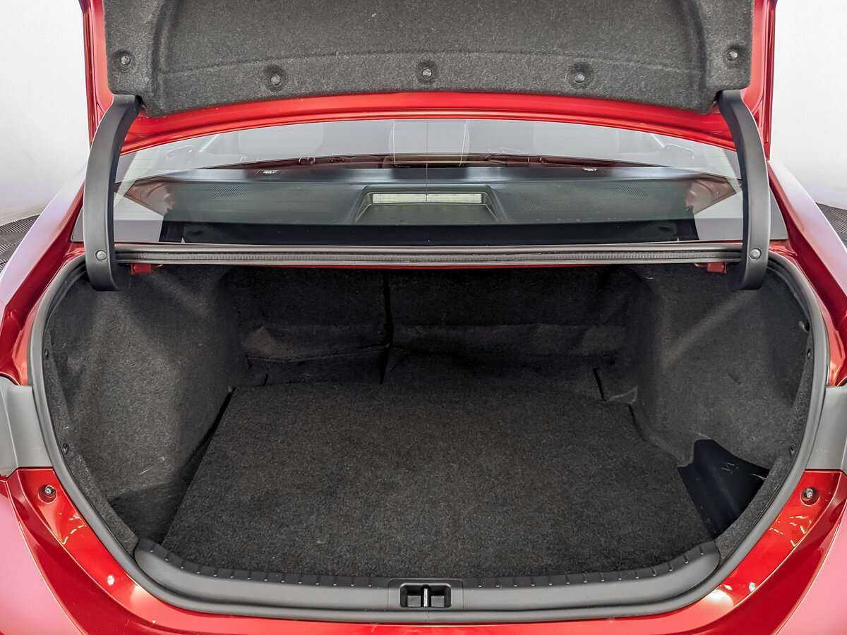 Toyota Corolla с пробегом — 2018 год. Фото: #8