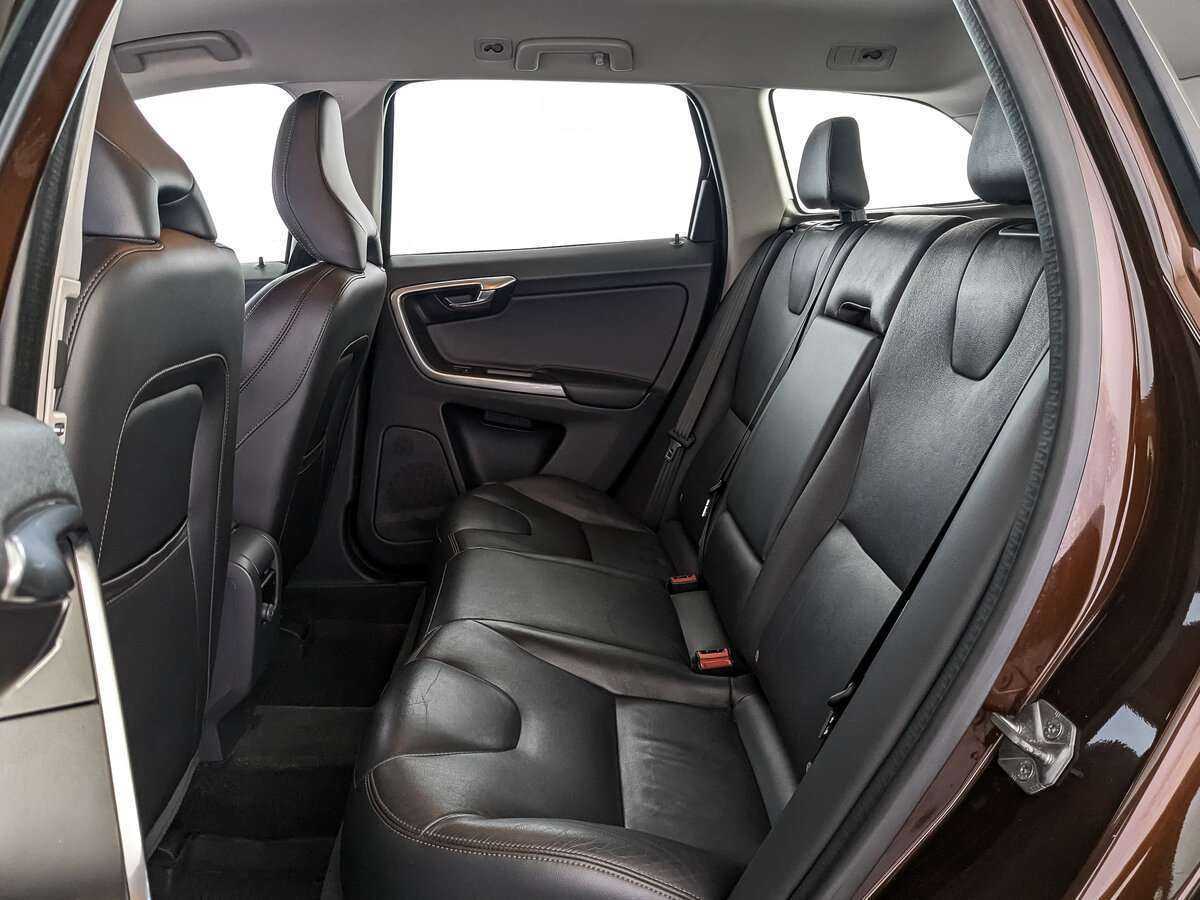 Volvo XC60 с пробегом — 2015 год. Фото: #13