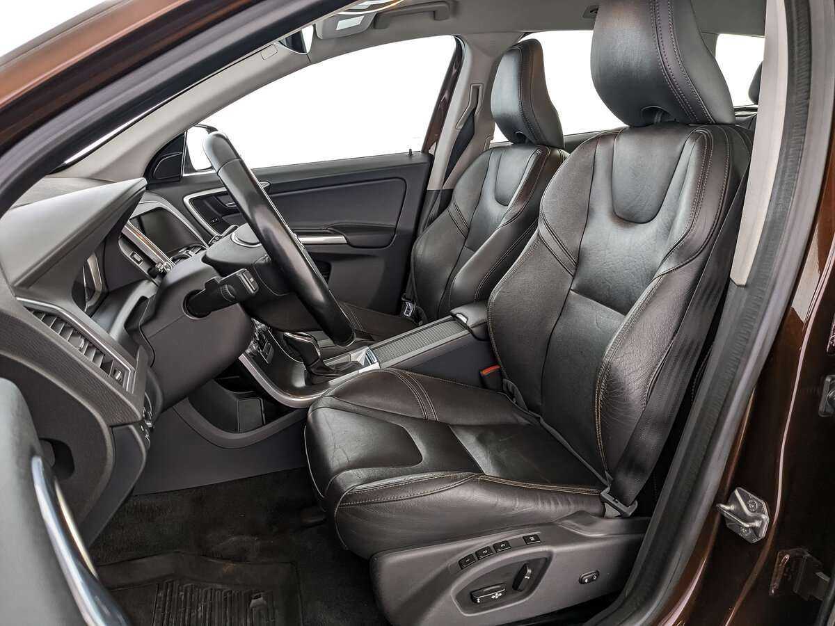 Volvo XC60 с пробегом — 2015 год. Фото: #15