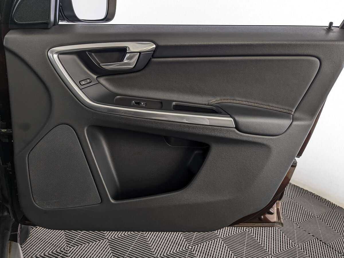 Volvo XC60 с пробегом — 2015 год. Фото: #20