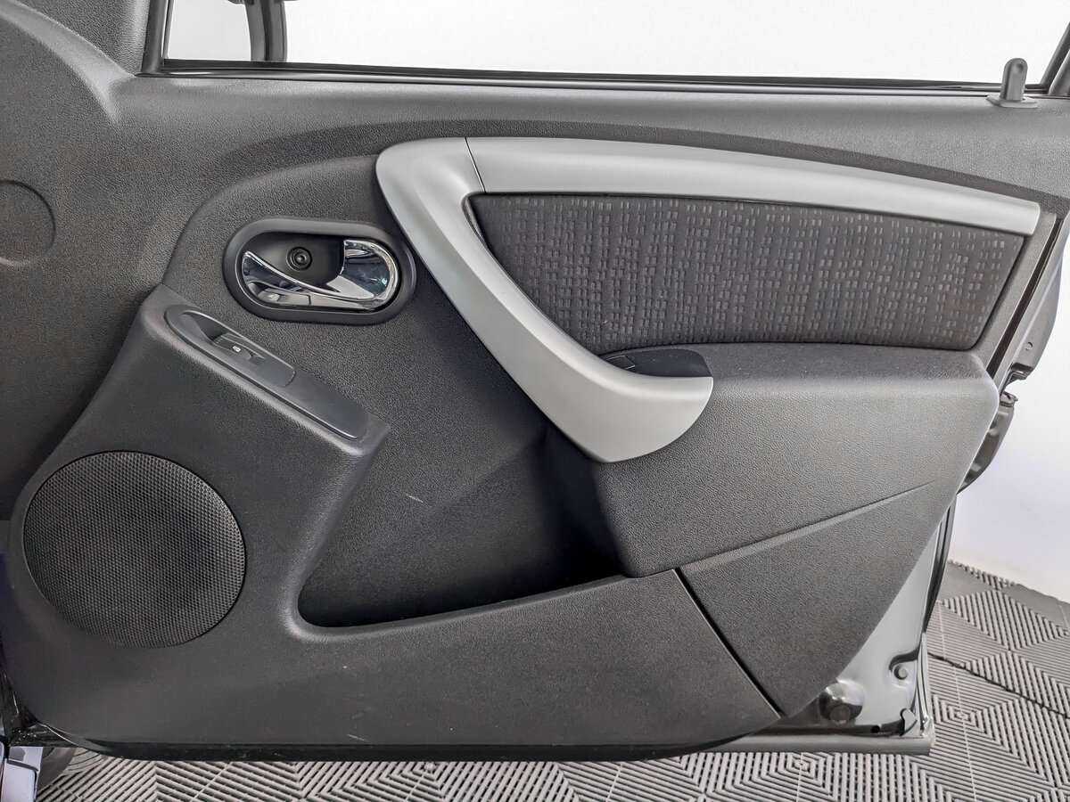 Nissan Terrano с пробегом — 2015 год. Фото: #18