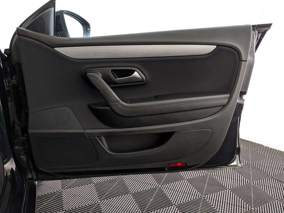 Volkswagen Passat CC с пробегом — 2012 год. Фото: #20