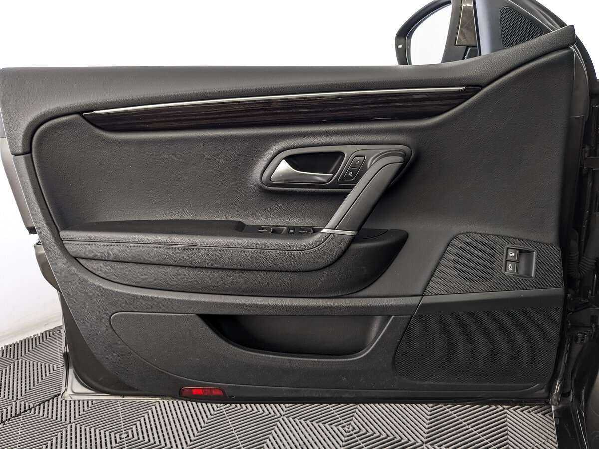 Volkswagen Passat CC с пробегом — 2012 год. Фото: #17