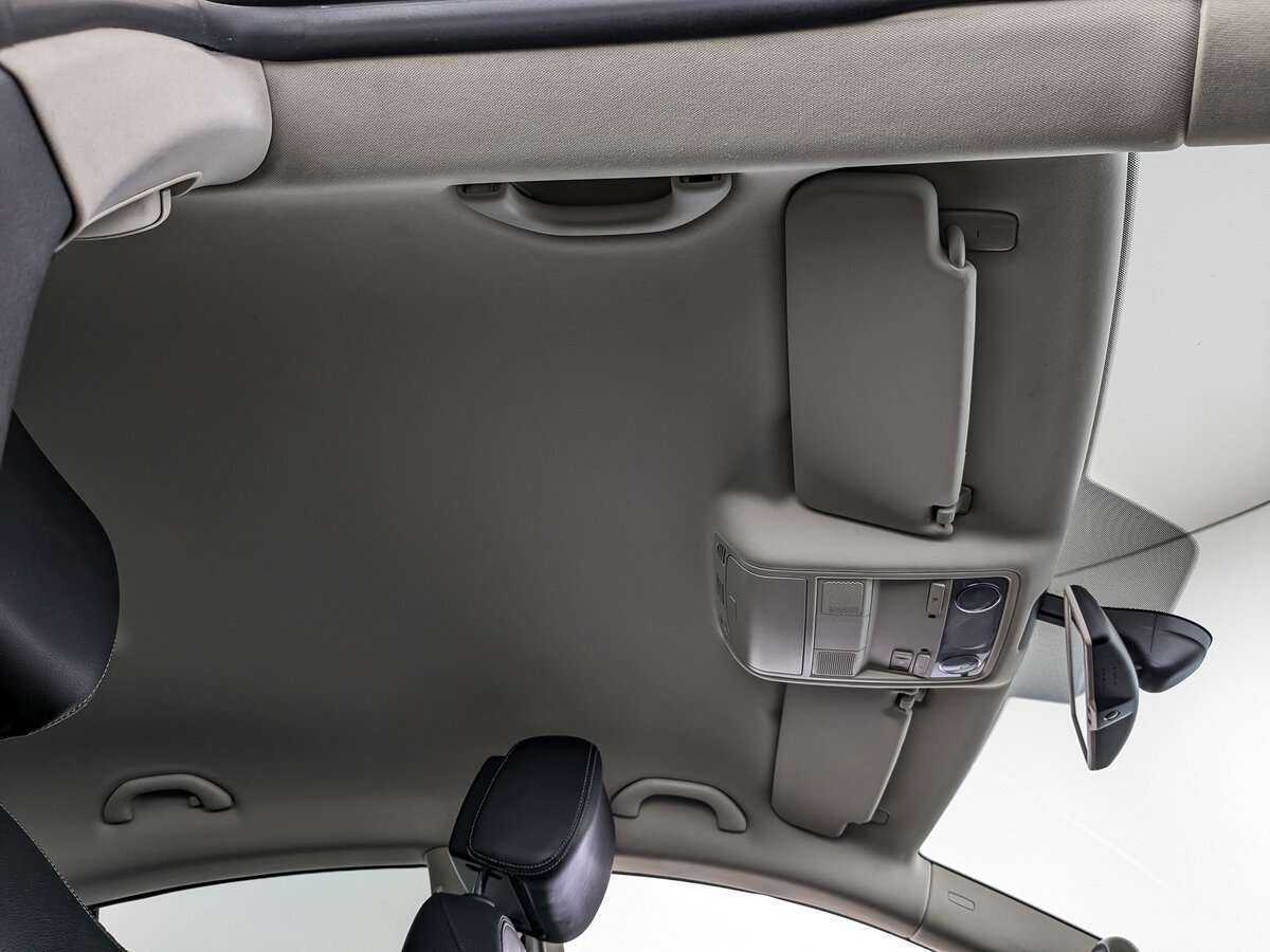 Volkswagen Passat CC с пробегом — 2012 год. Фото: #19