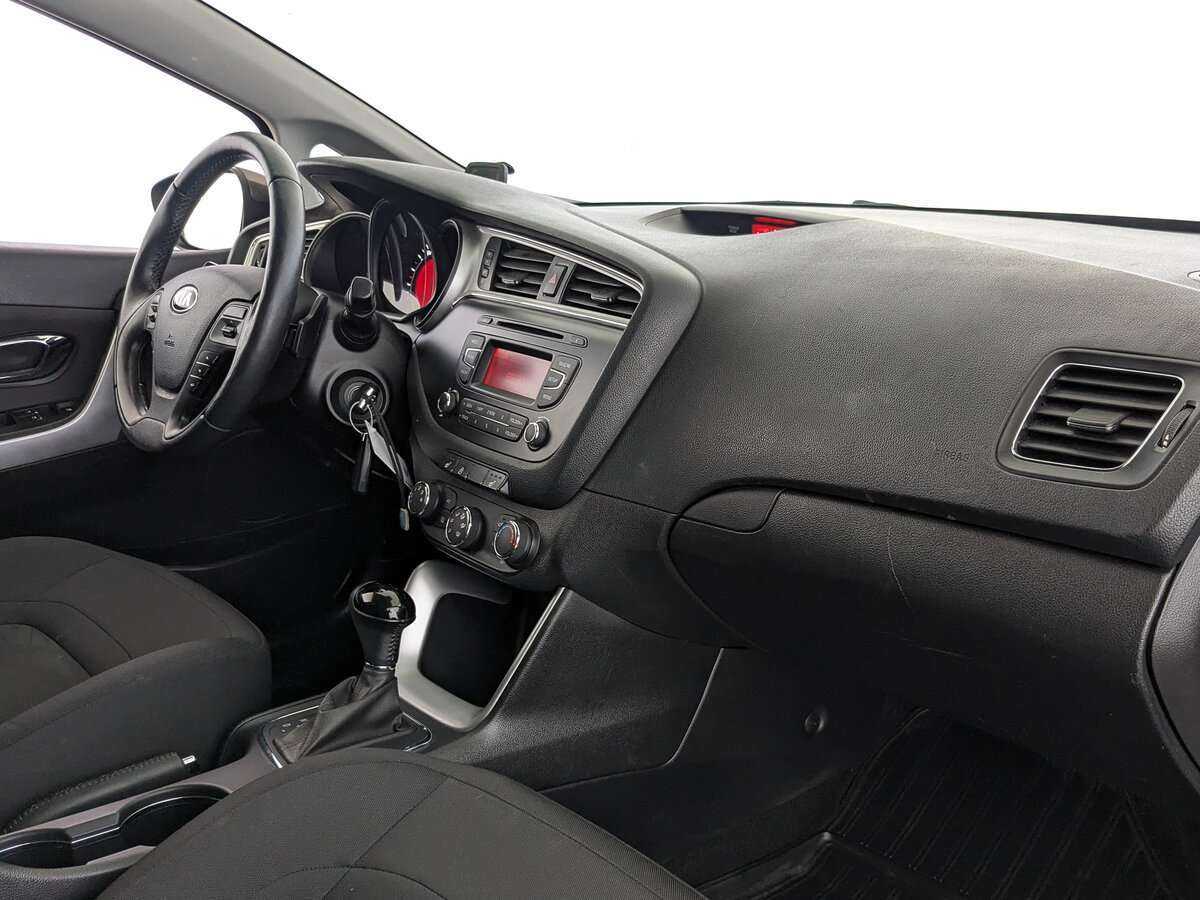 Kia Ceed с пробегом — 2017 год. Фото: #8