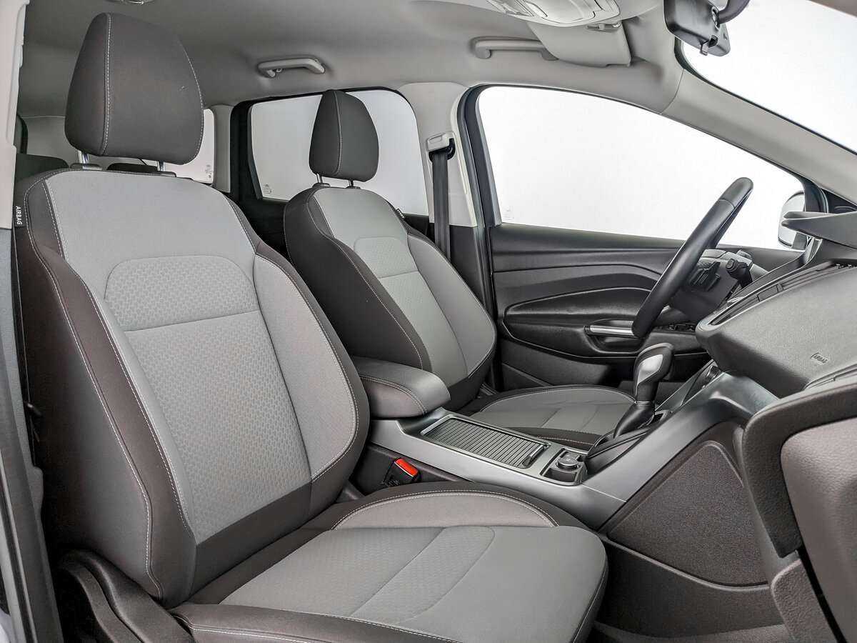 Ford Kuga с пробегом — 2016 год. Фото: #22