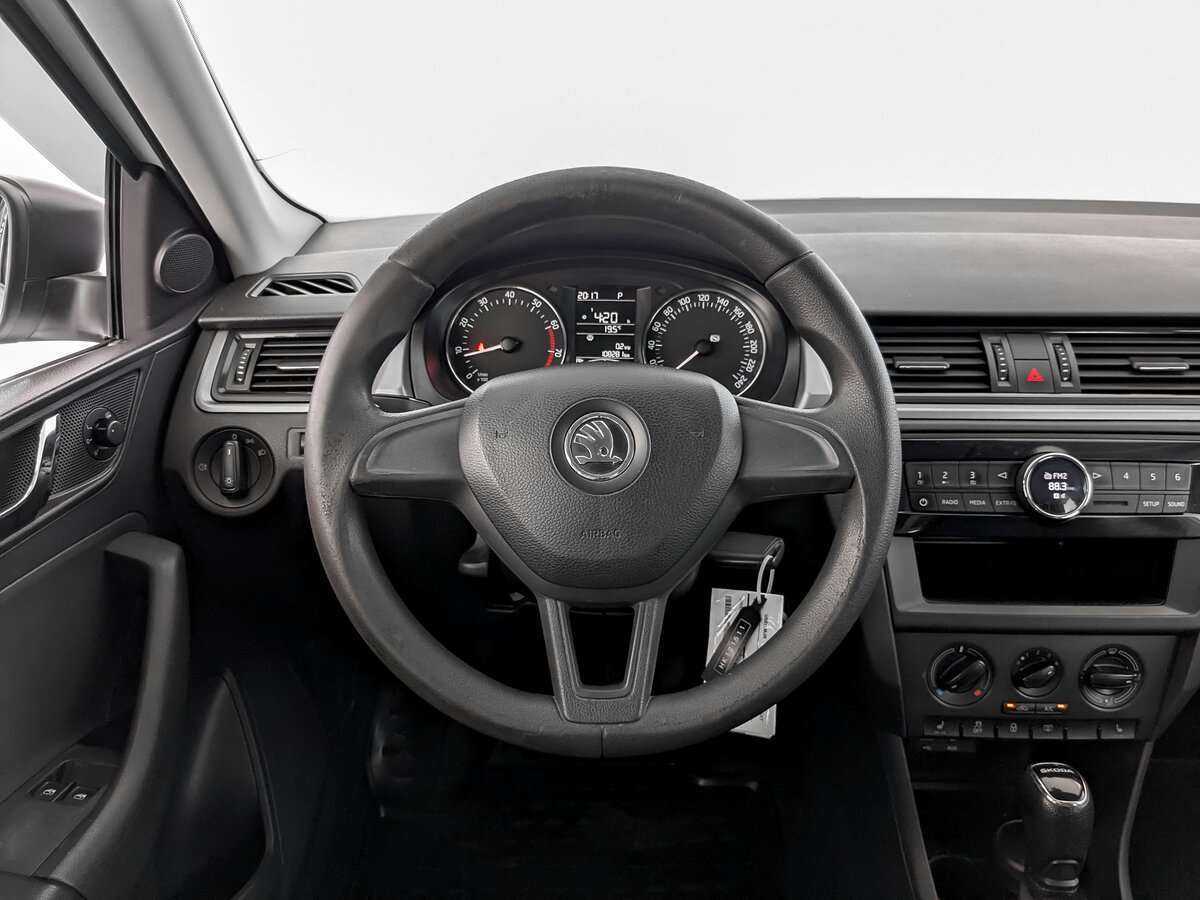 Skoda Rapid с пробегом — 2017 год. Фото: #18