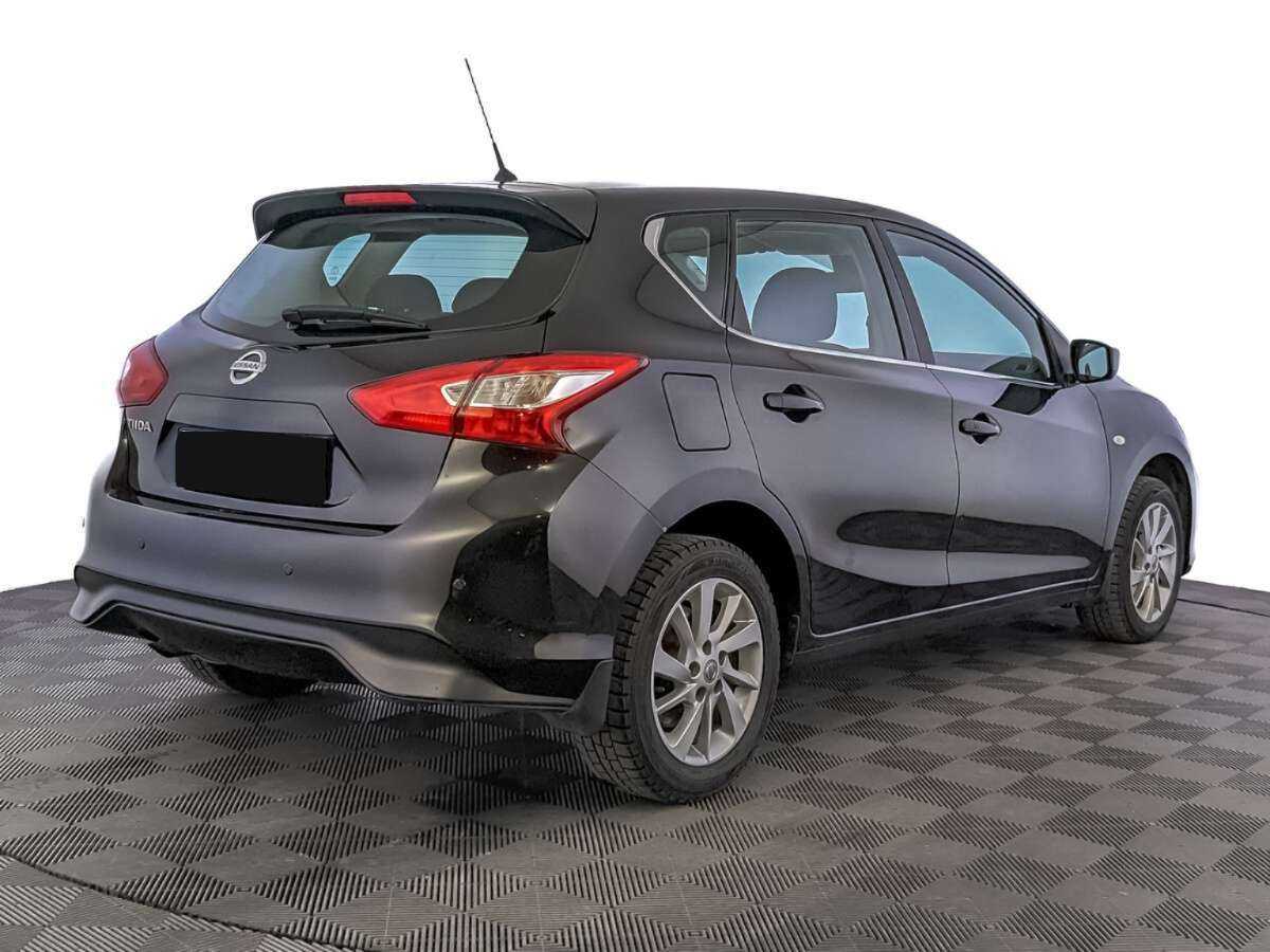 Nissan Tiida с пробегом — 2015 год. Фото: #4