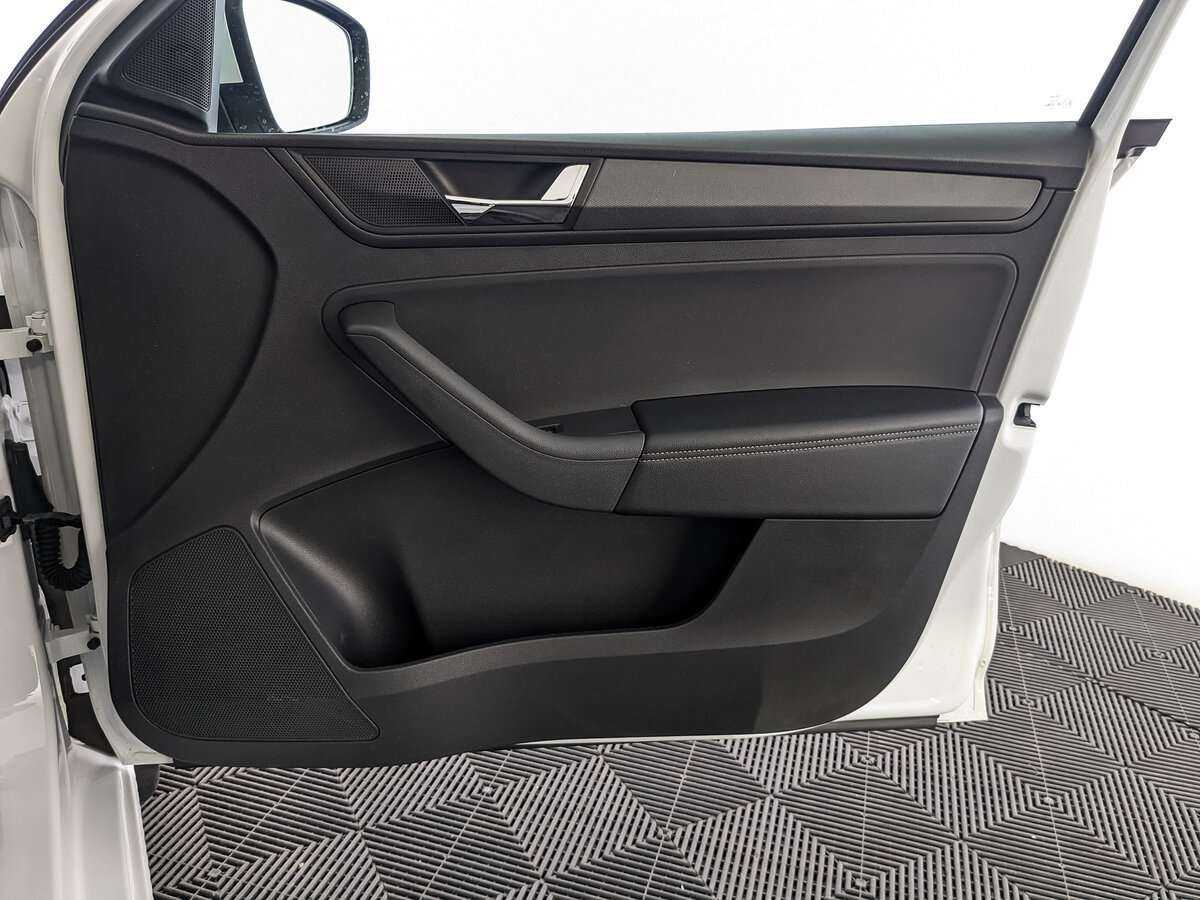 Skoda Rapid с пробегом — 2020 год. Фото: #20