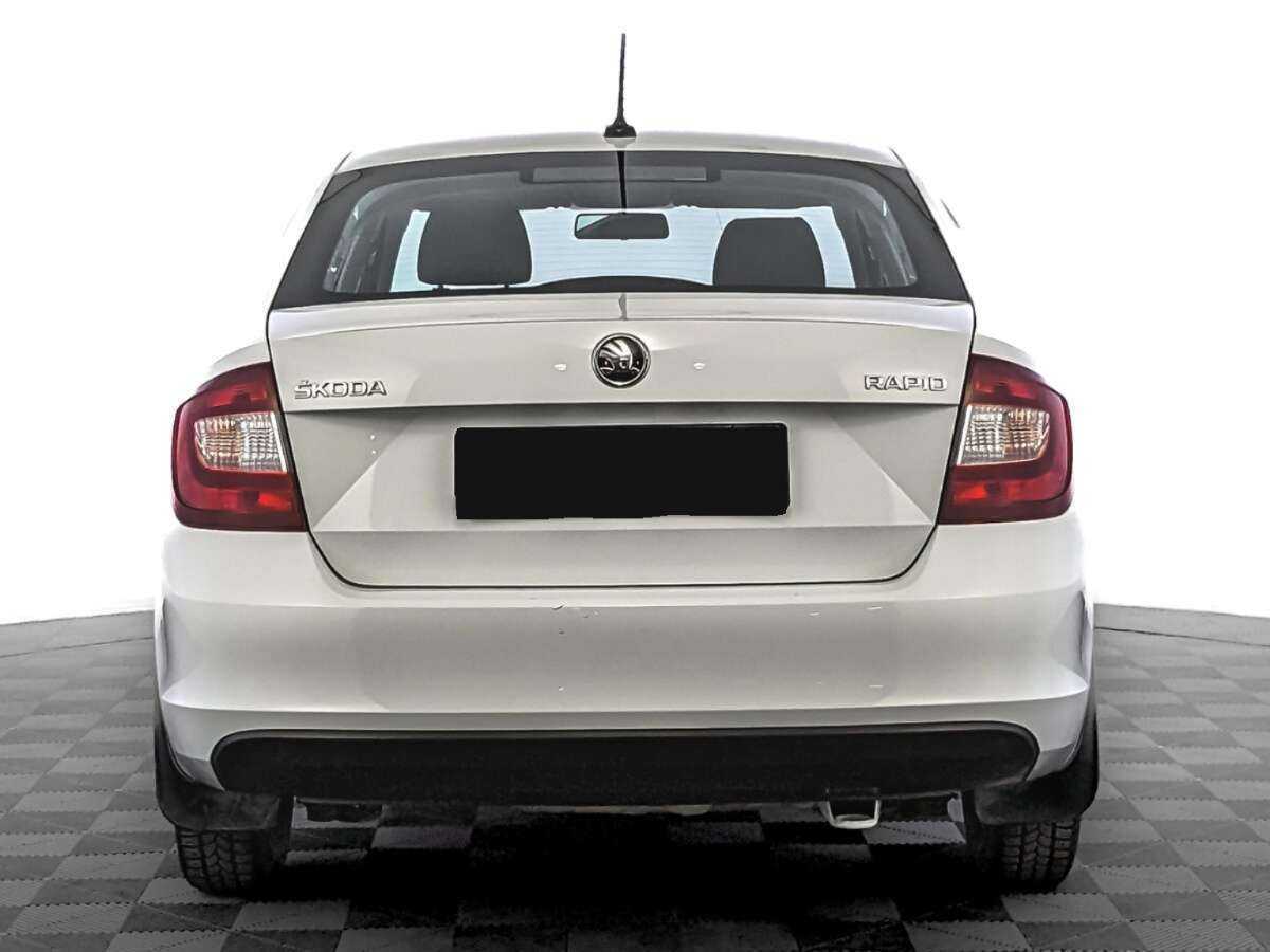 Skoda Rapid с пробегом — 2017 год. Фото: #5