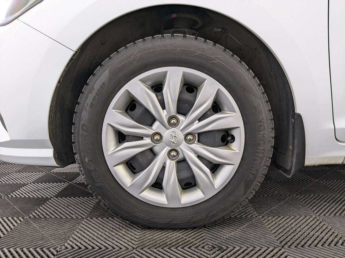 Hyundai Solaris с пробегом — 2020 год. Фото: #11