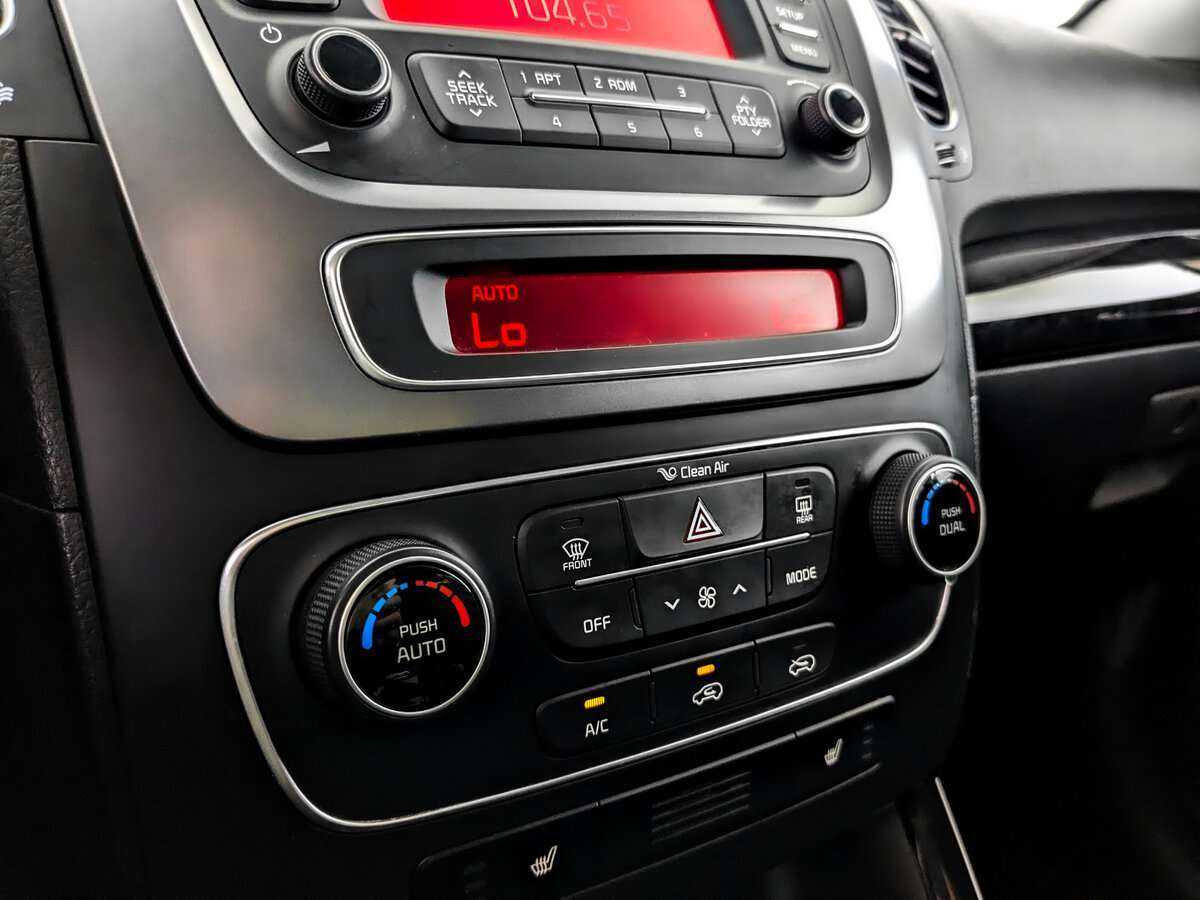 Kia Sorento с пробегом — 2018 год. Фото: #18