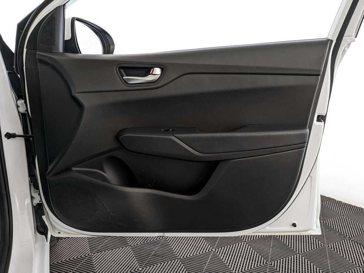 Hyundai Solaris с пробегом — 2020 год. Фото: #24