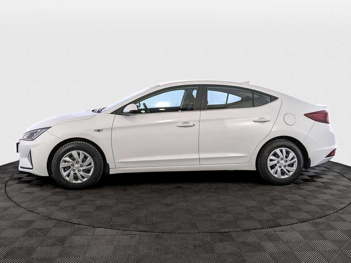 Hyundai Elantra с пробегом — 2020 год. Фото: #7