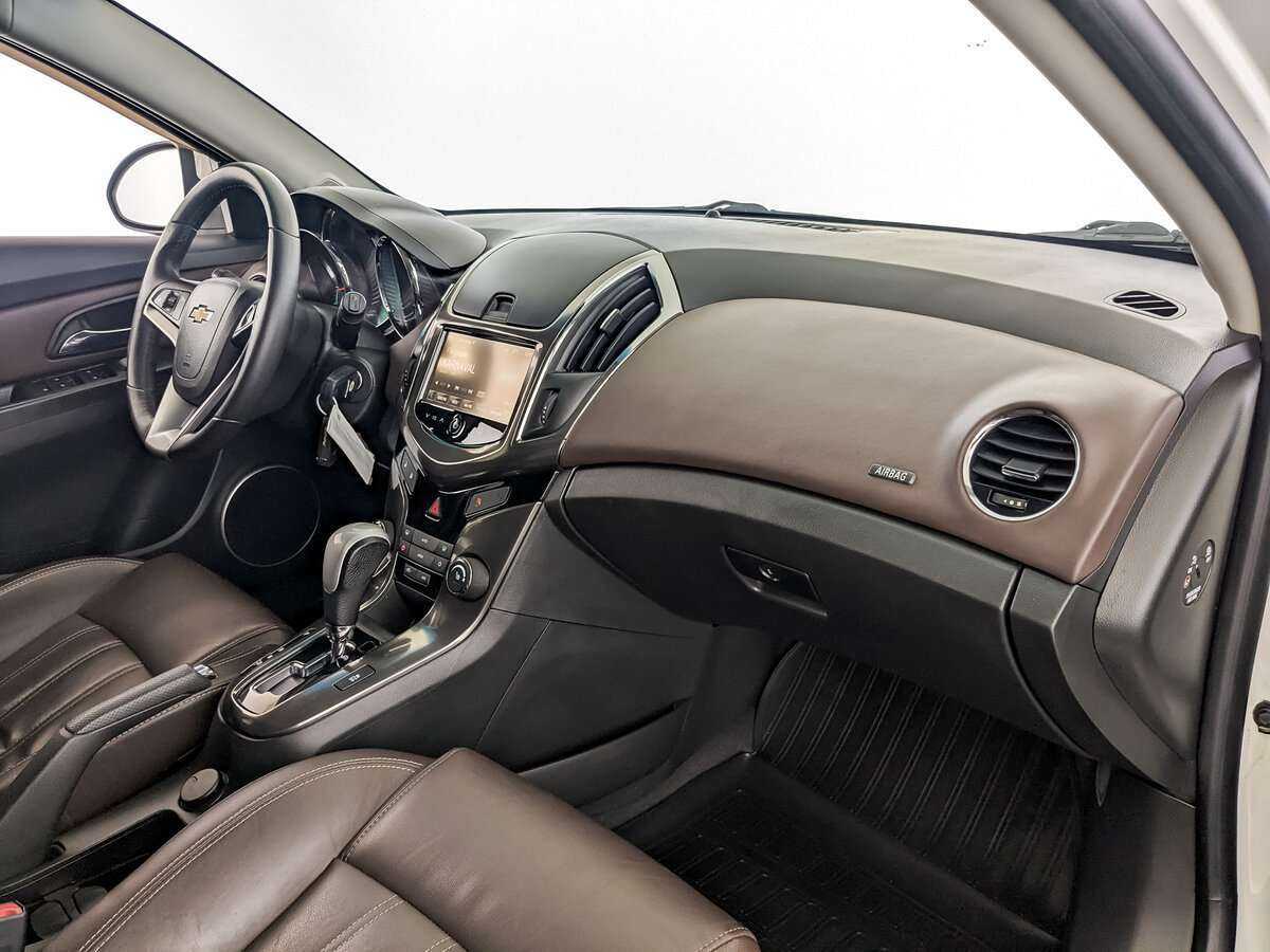 Chevrolet Cruze с пробегом — 2014 год. Фото: #8