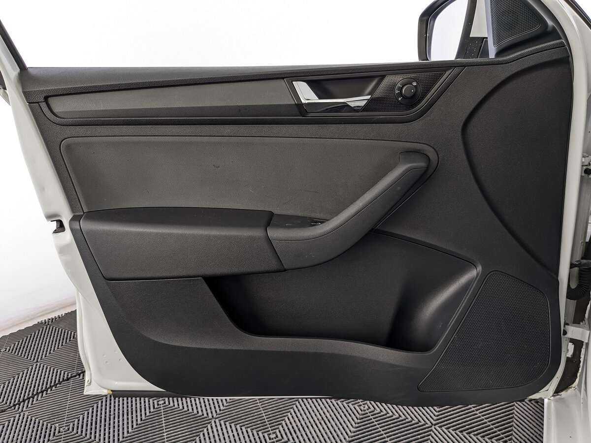 Skoda Rapid с пробегом — 2018 год. Фото: #14