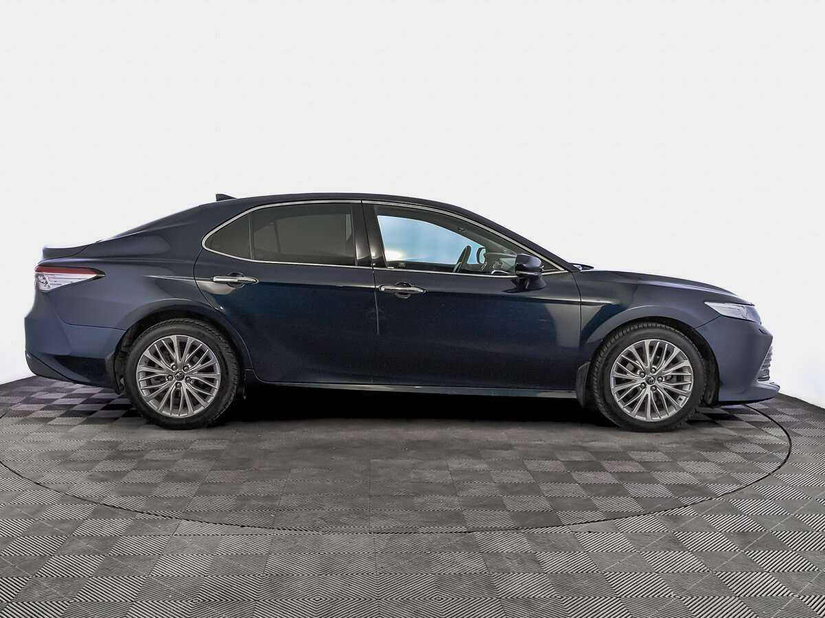 Toyota Camry с пробегом — 2018 год. Фото: #3