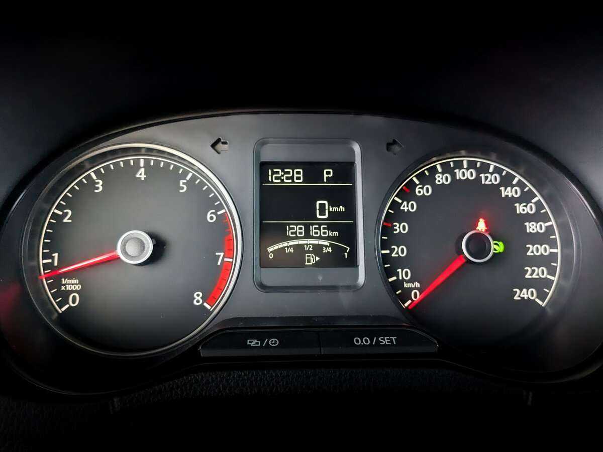 Volkswagen Polo с пробегом — 2017 год. Фото: #10