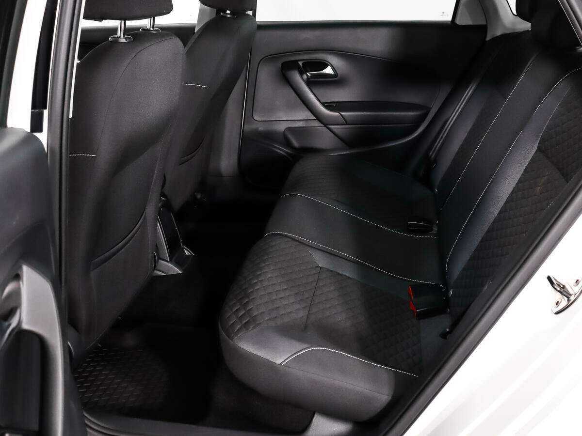 Volkswagen Polo с пробегом — 2018 год. Фото: #9