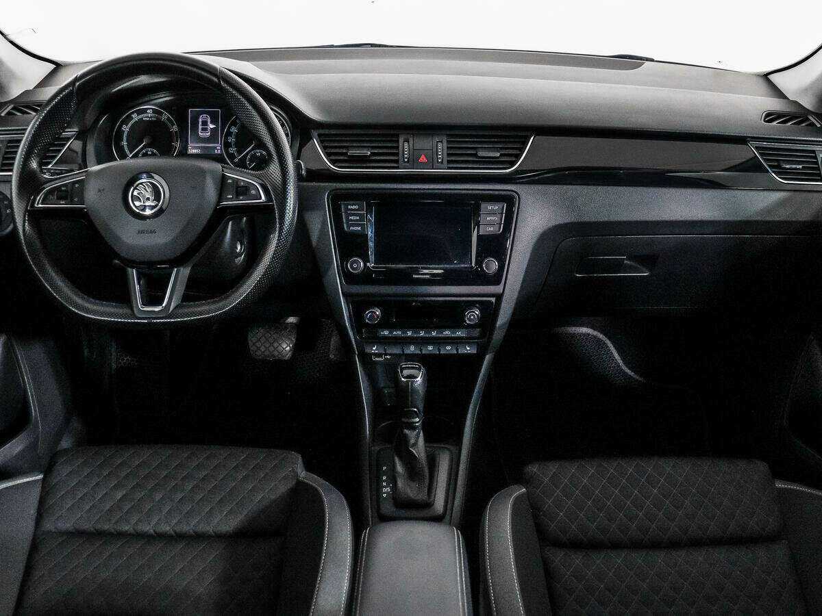Skoda Rapid с пробегом — 2019 год. Фото: #11